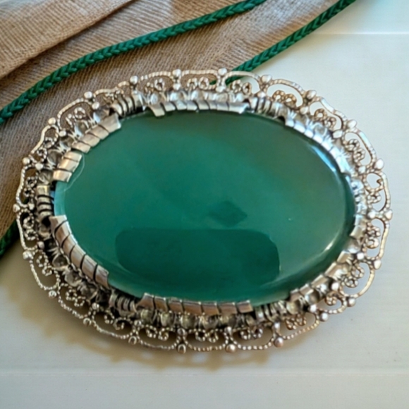 Jewelry - Genuine Victorian Jadeite Oval Brooch With Intricate Silver Filigree Setting